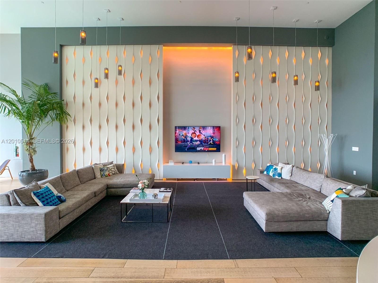ICON BAY CONDO - Residential
