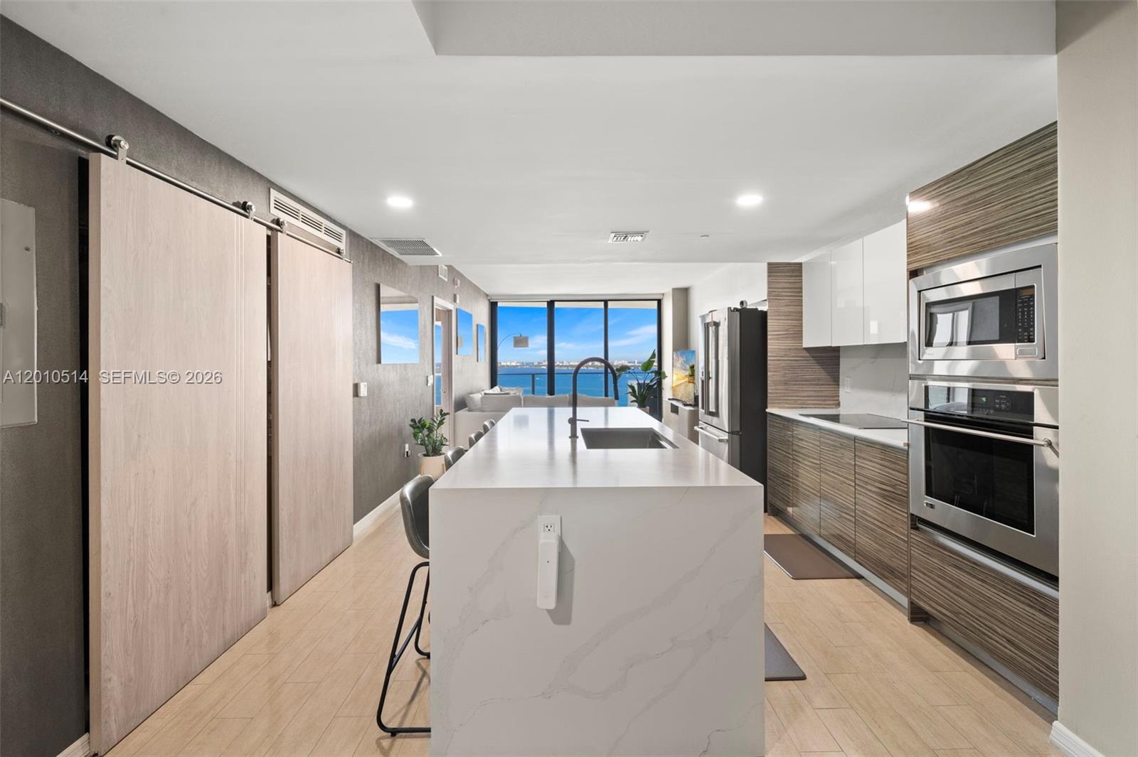 ICON BAY CONDO - Residential