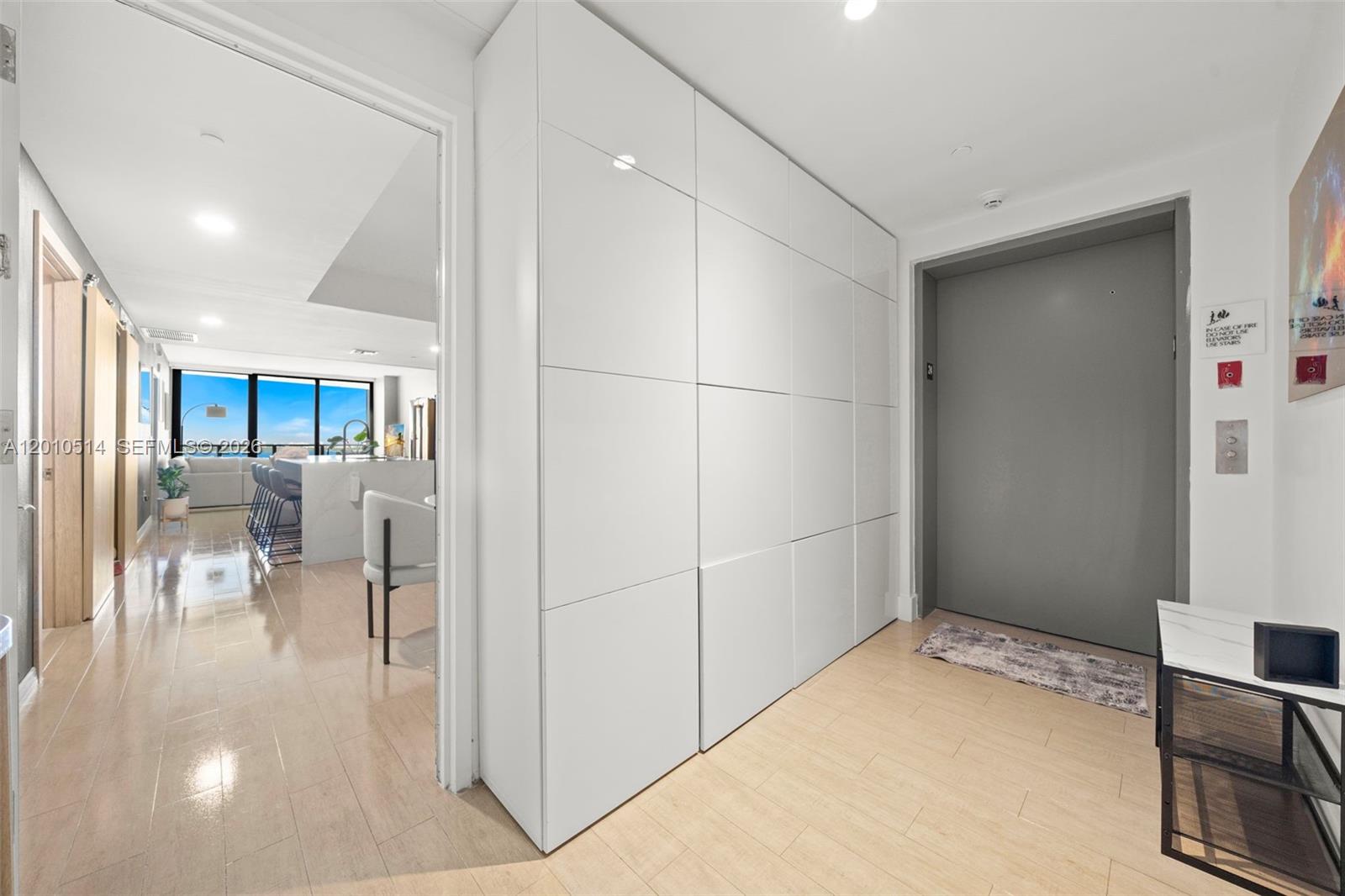 ICON BAY CONDO - Residential