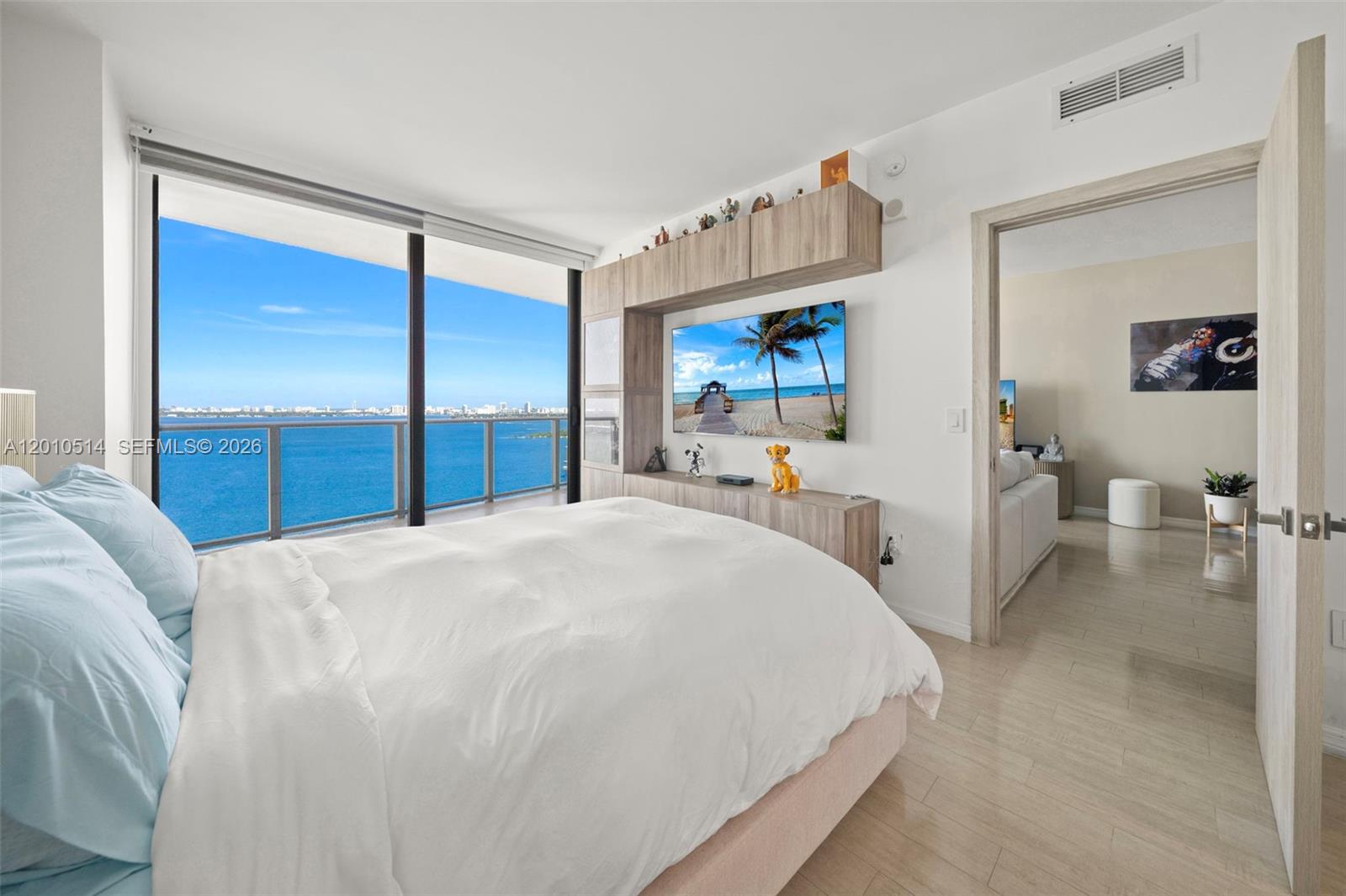 ICON BAY CONDO - Residential