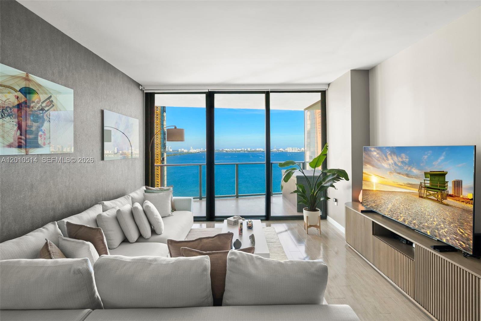 ICON BAY CONDO - Residential