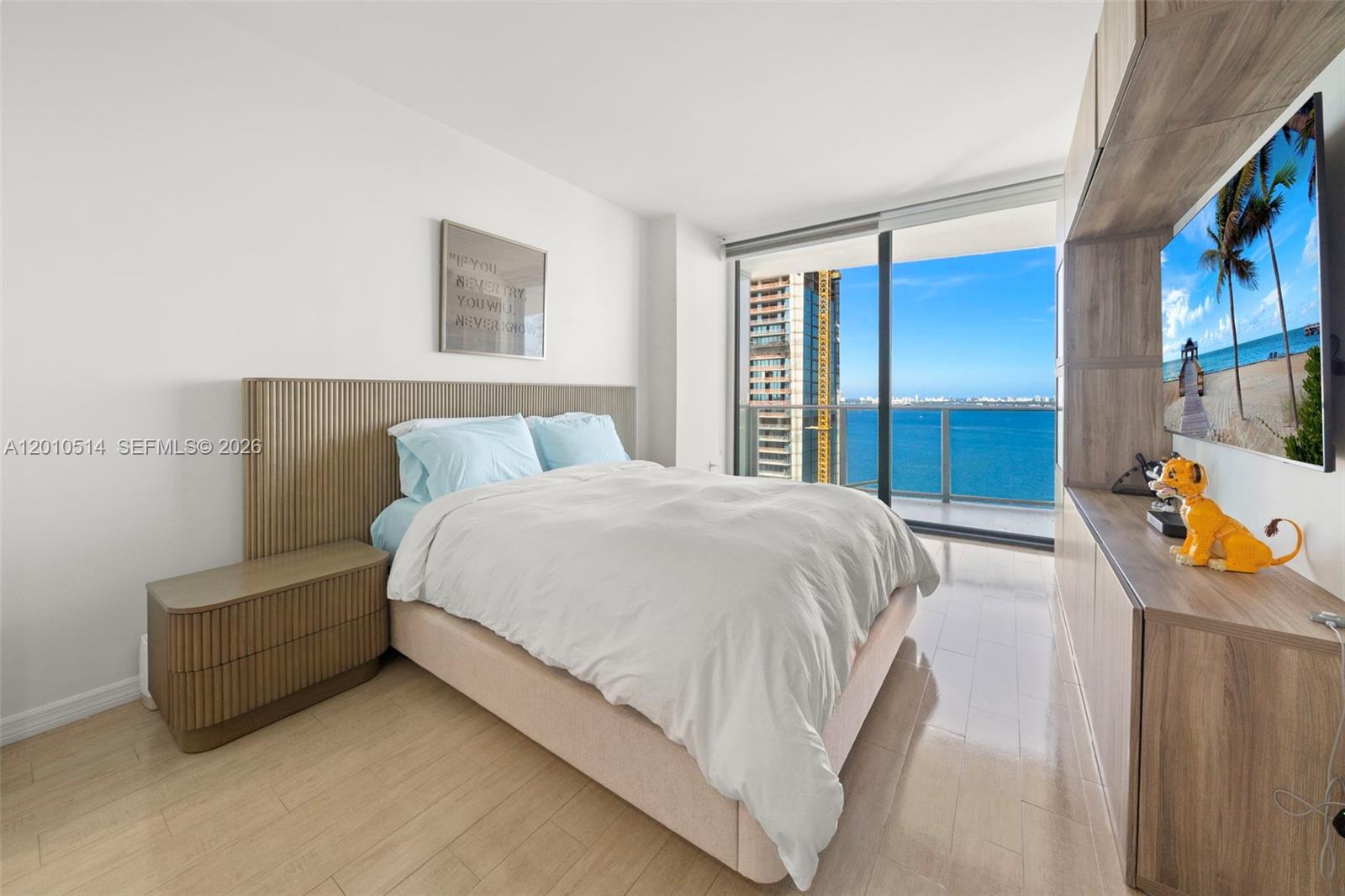 ICON BAY CONDO - Residential