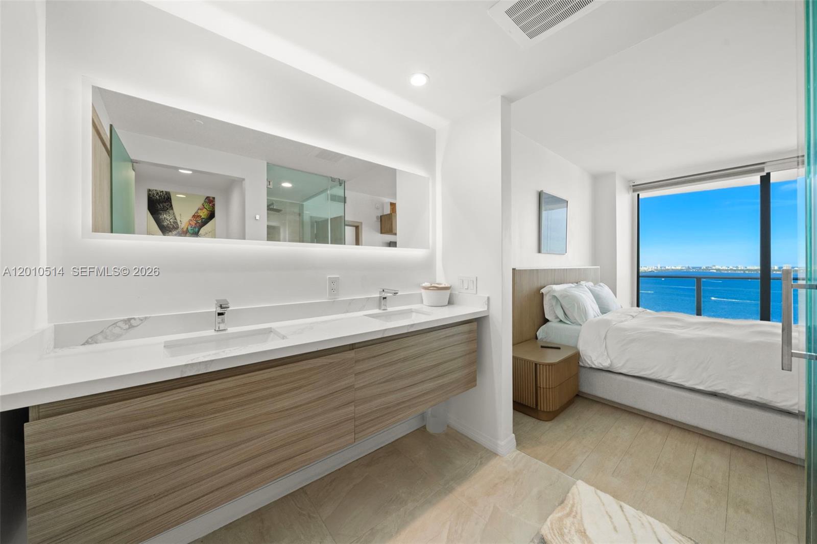 ICON BAY CONDO - Residential