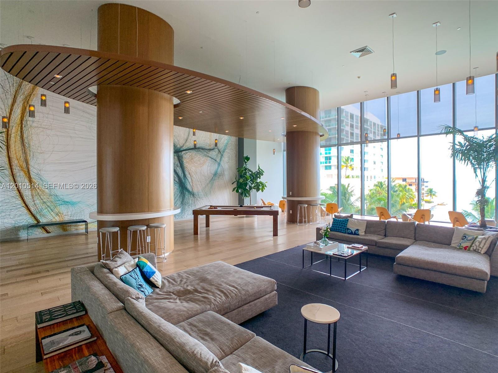 ICON BAY CONDO - Residential