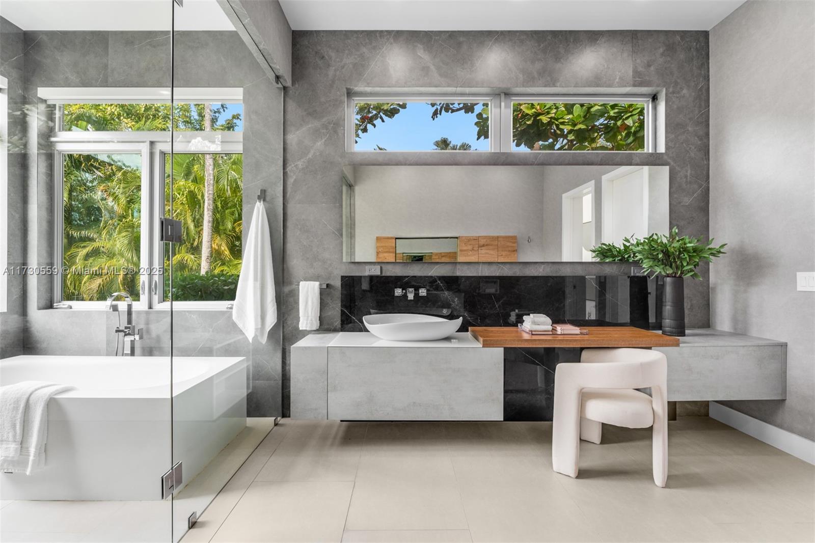 TOWN & RANCH ESTS - Residential