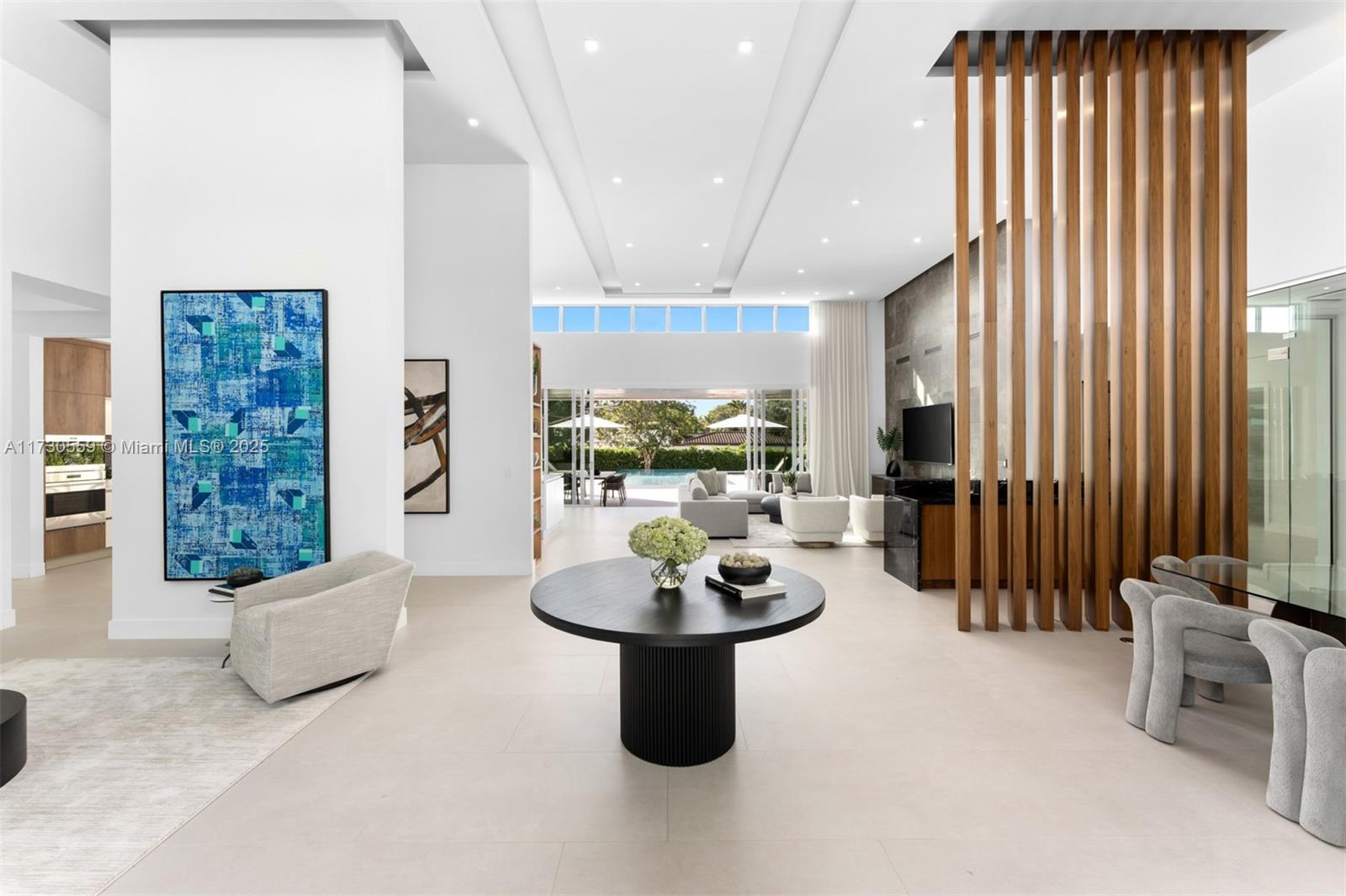 TOWN & RANCH ESTS - Residential