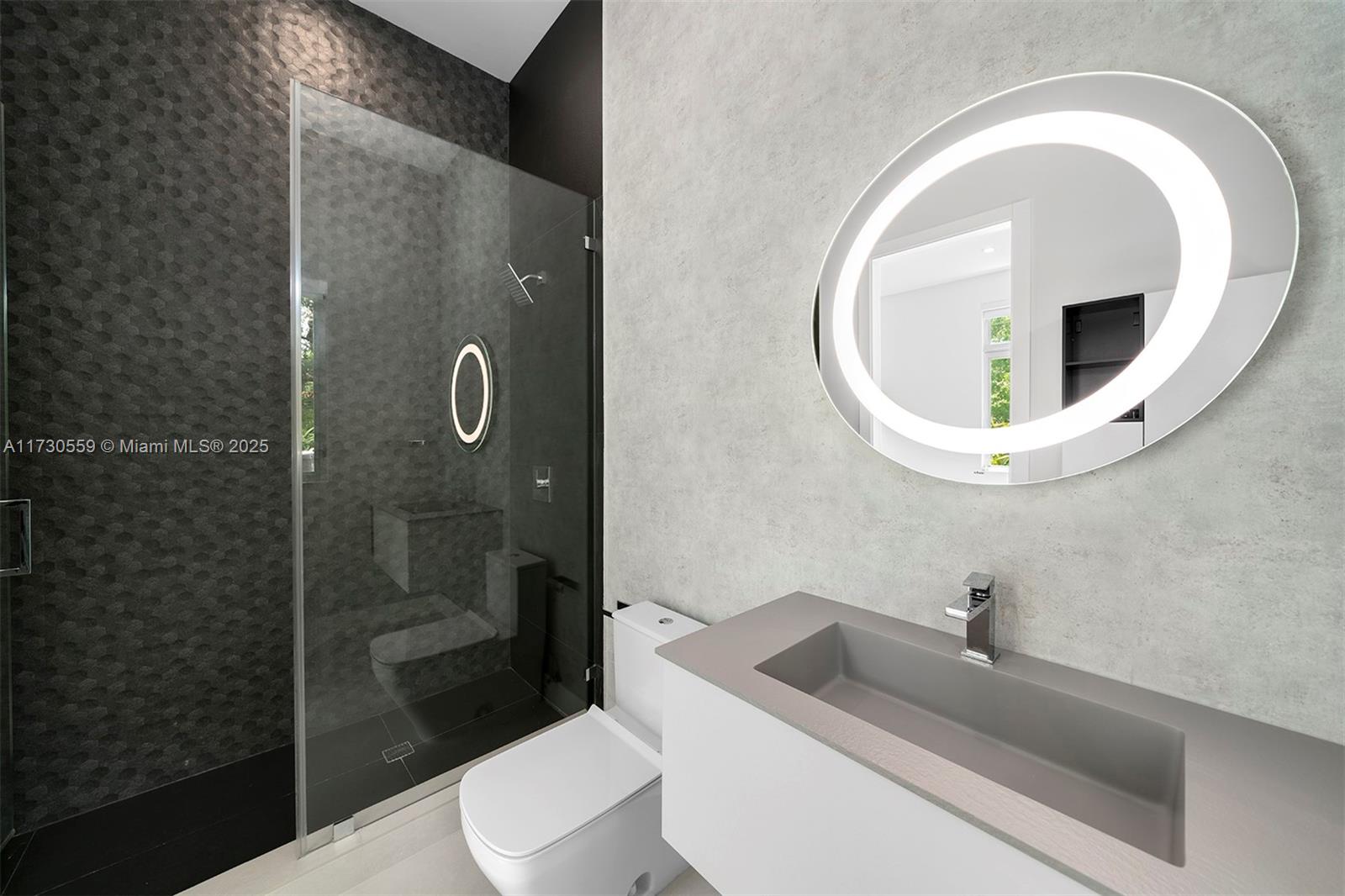 TOWN & RANCH ESTS - Residential