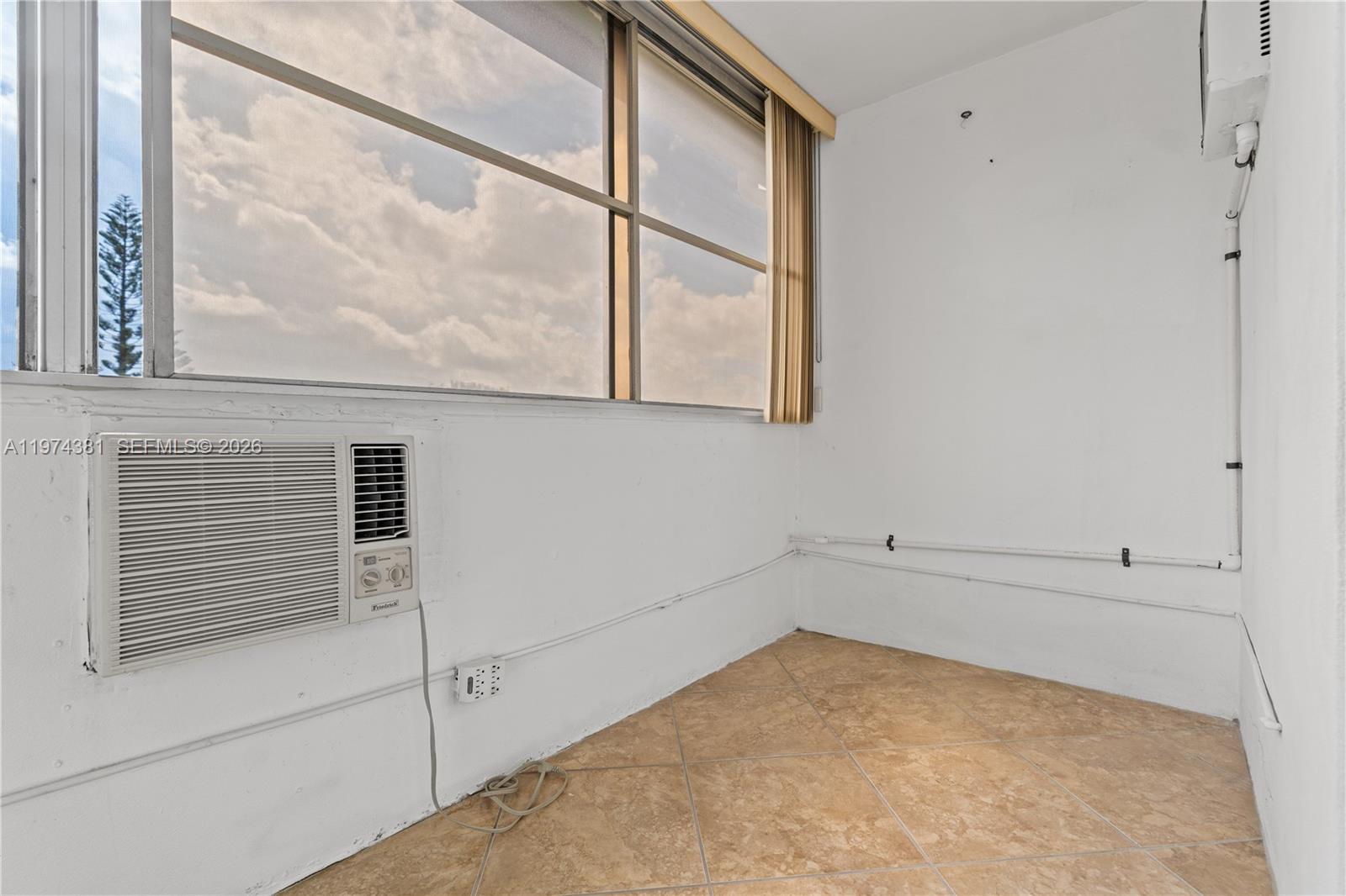 CAMDEN CONDOS - Residential