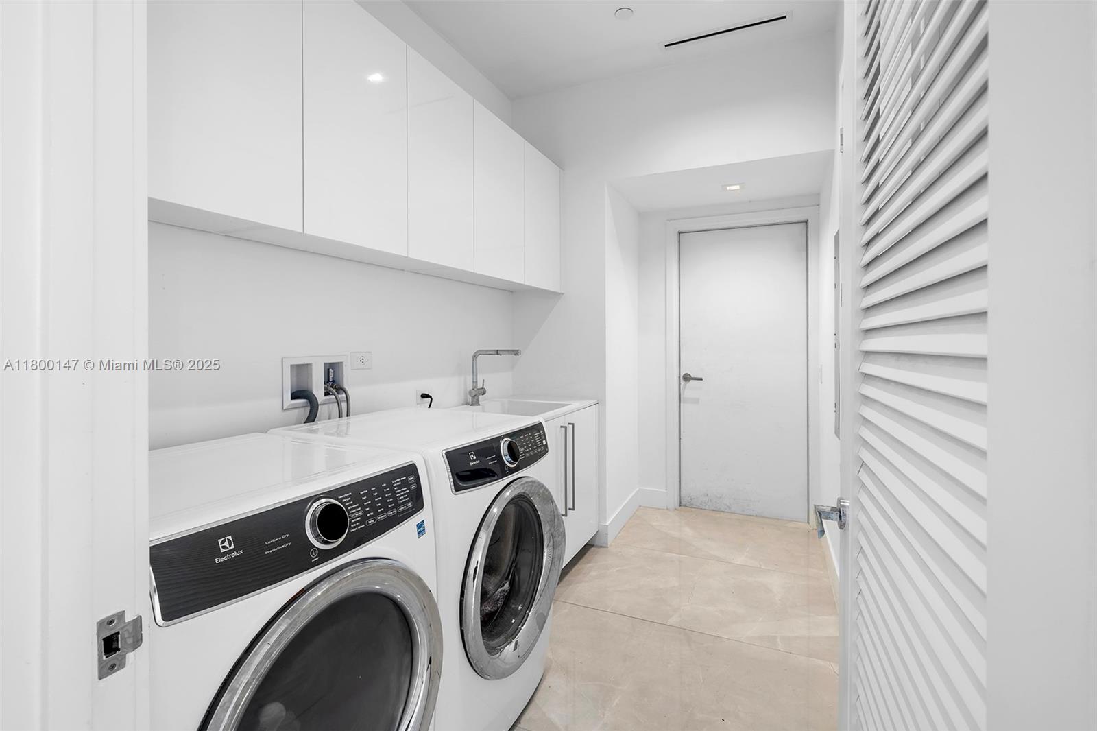 NORTH BISCAYNE BEACH AMEN - Residential