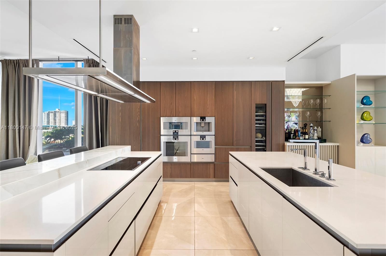 NORTH BISCAYNE BEACH AMEN - Residential