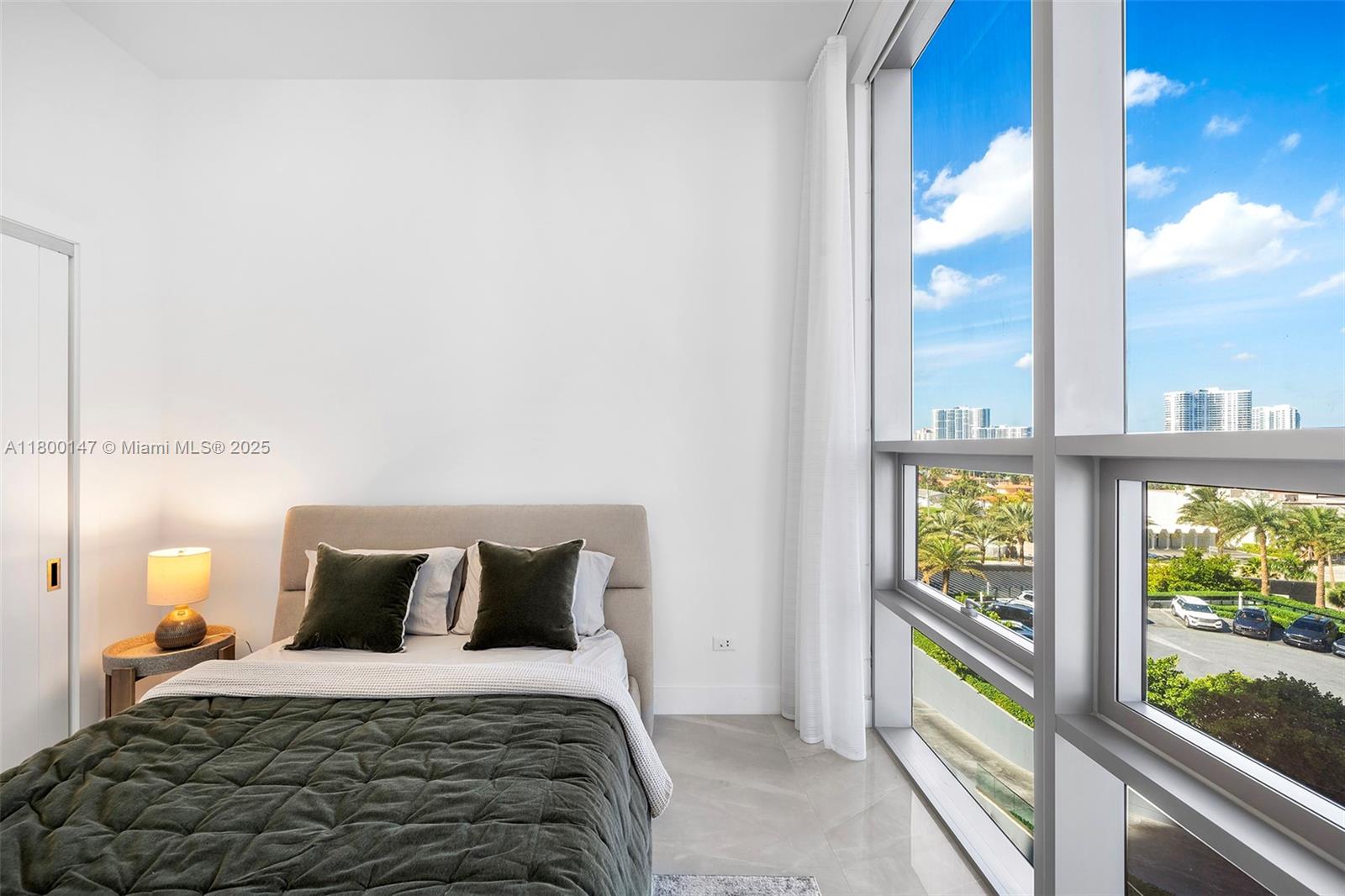 NORTH BISCAYNE BEACH AMEN - Residential