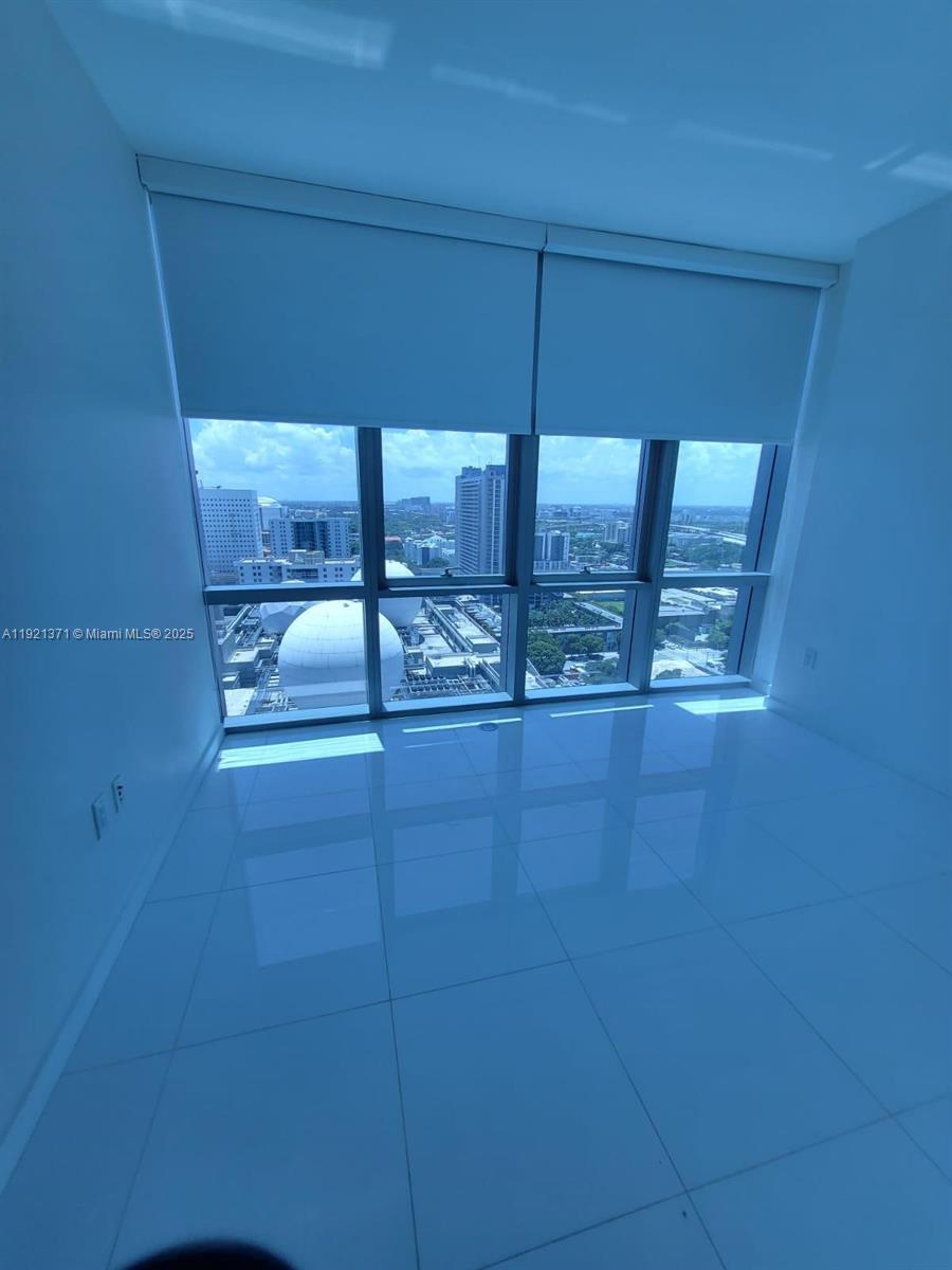 PARAMOUNT MIAMI WORLDCENT - Residential