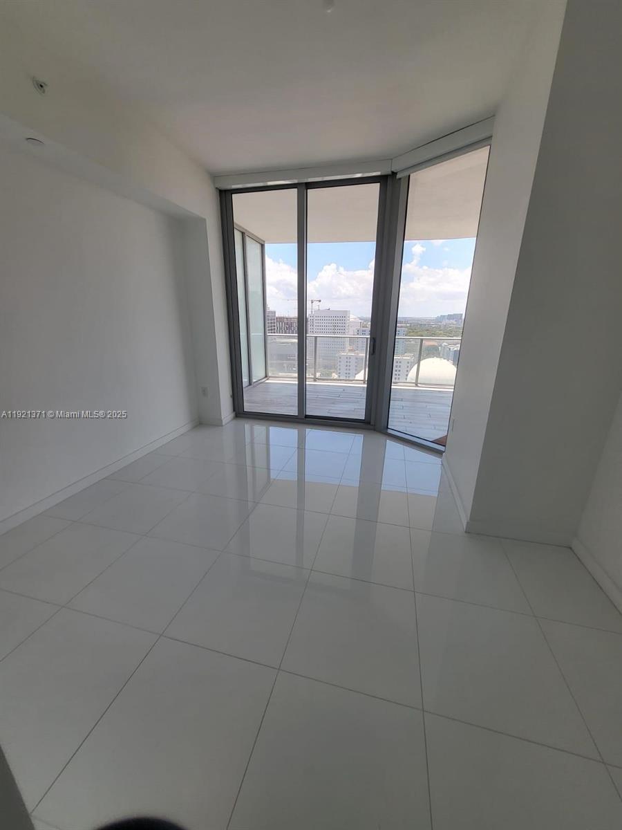 PARAMOUNT MIAMI WORLDCENT - Residential