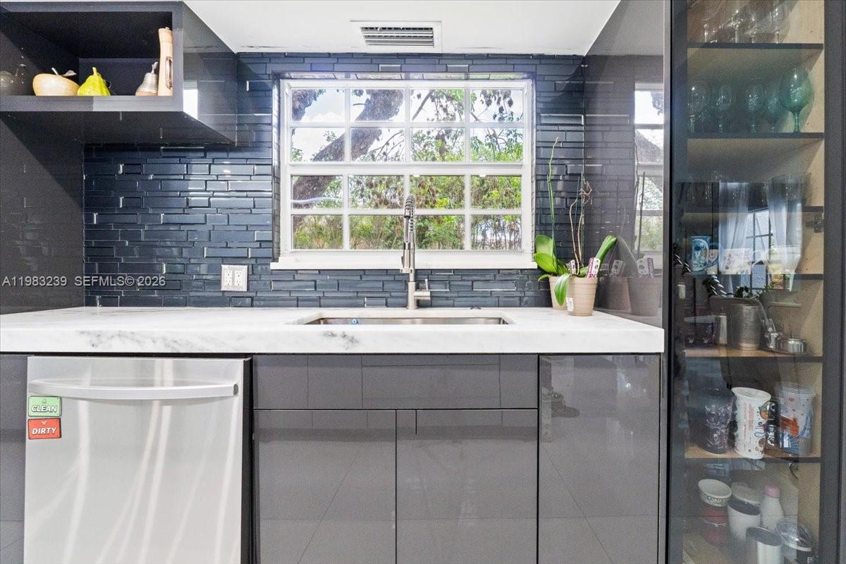 2-48-41 S1/3 OF SW1/4 OF N - Residential