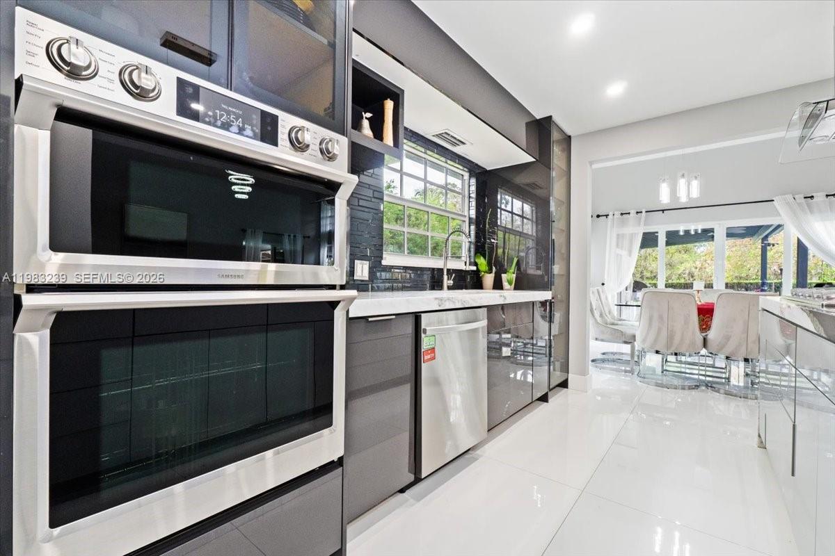 2-48-41 S1/3 OF SW1/4 OF N - Residential