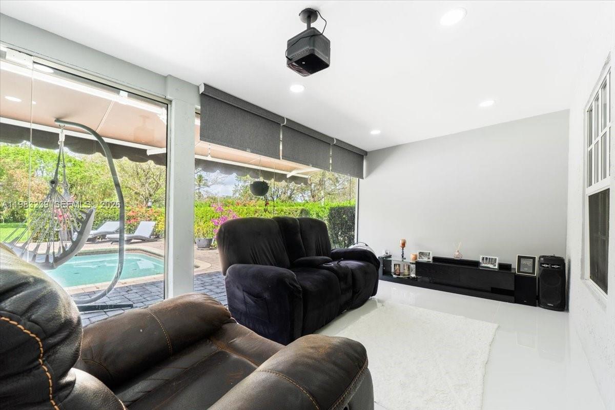 2-48-41 S1/3 OF SW1/4 OF N - Residential