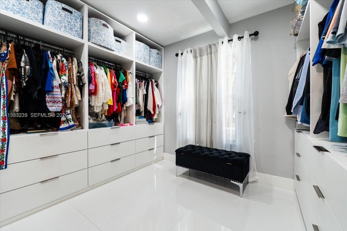 2-48-41 S1/3 OF SW1/4 OF N - Residential