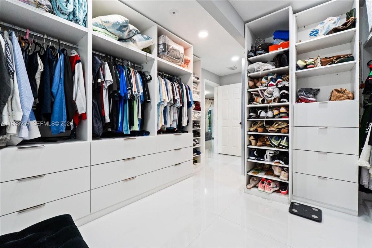 2-48-41 S1/3 OF SW1/4 OF N - Residential