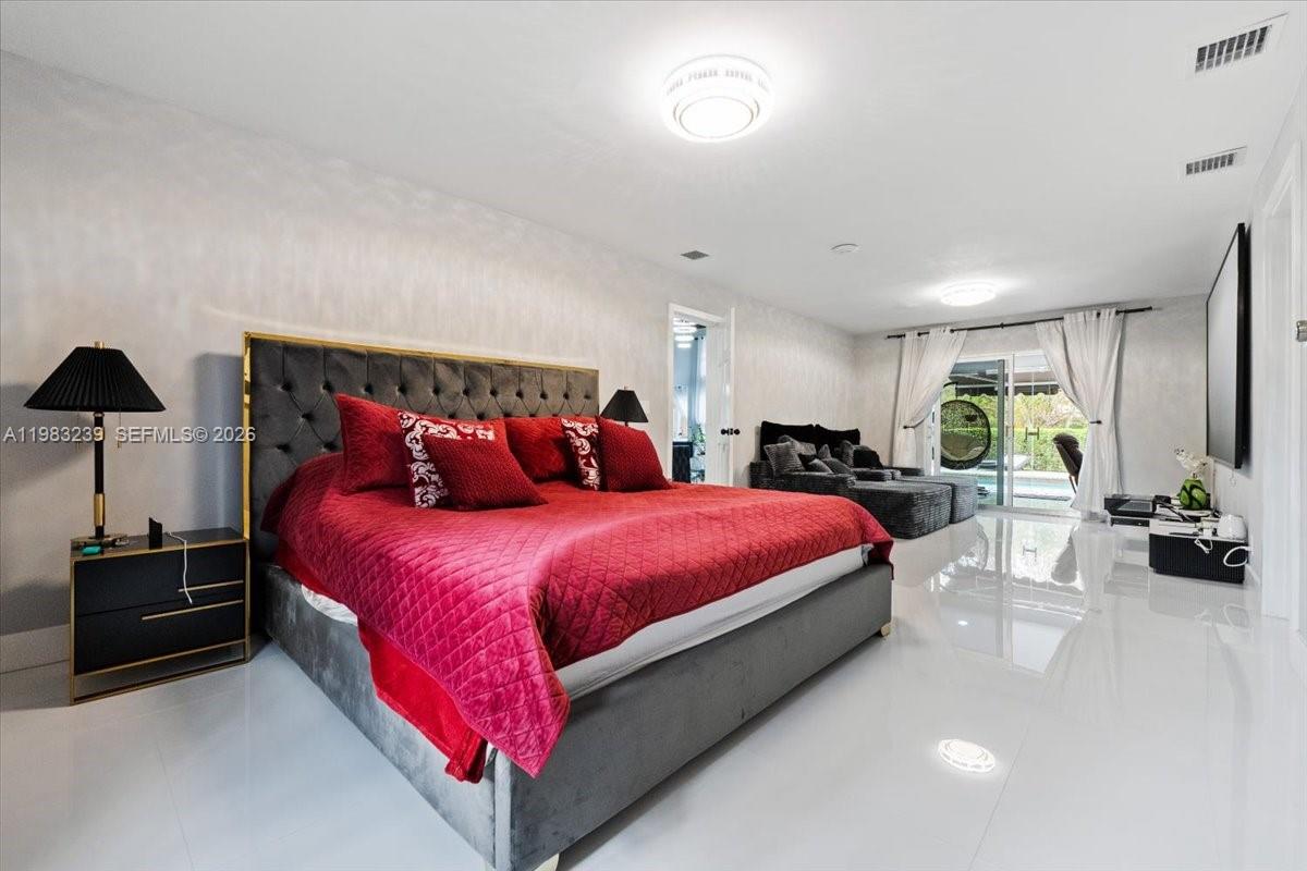 2-48-41 S1/3 OF SW1/4 OF N - Residential