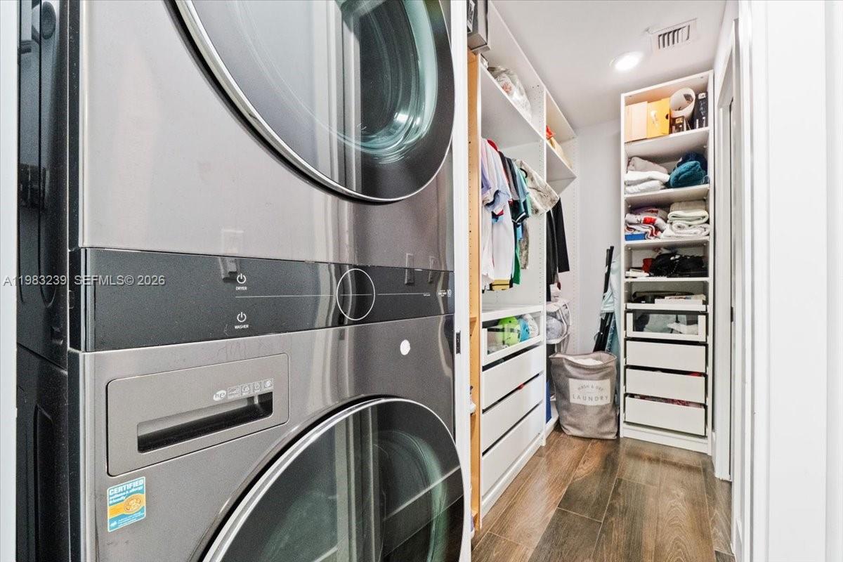 2-48-41 S1/3 OF SW1/4 OF N - Residential