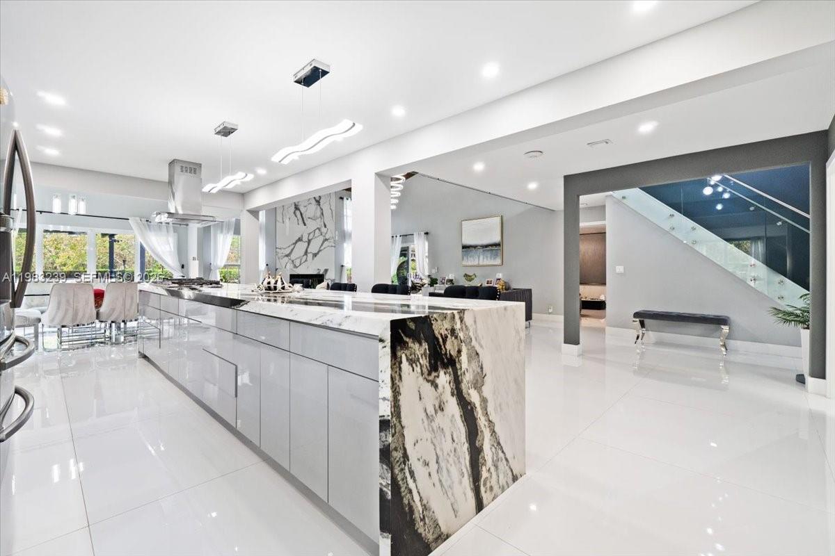 2-48-41 S1/3 OF SW1/4 OF N - Residential