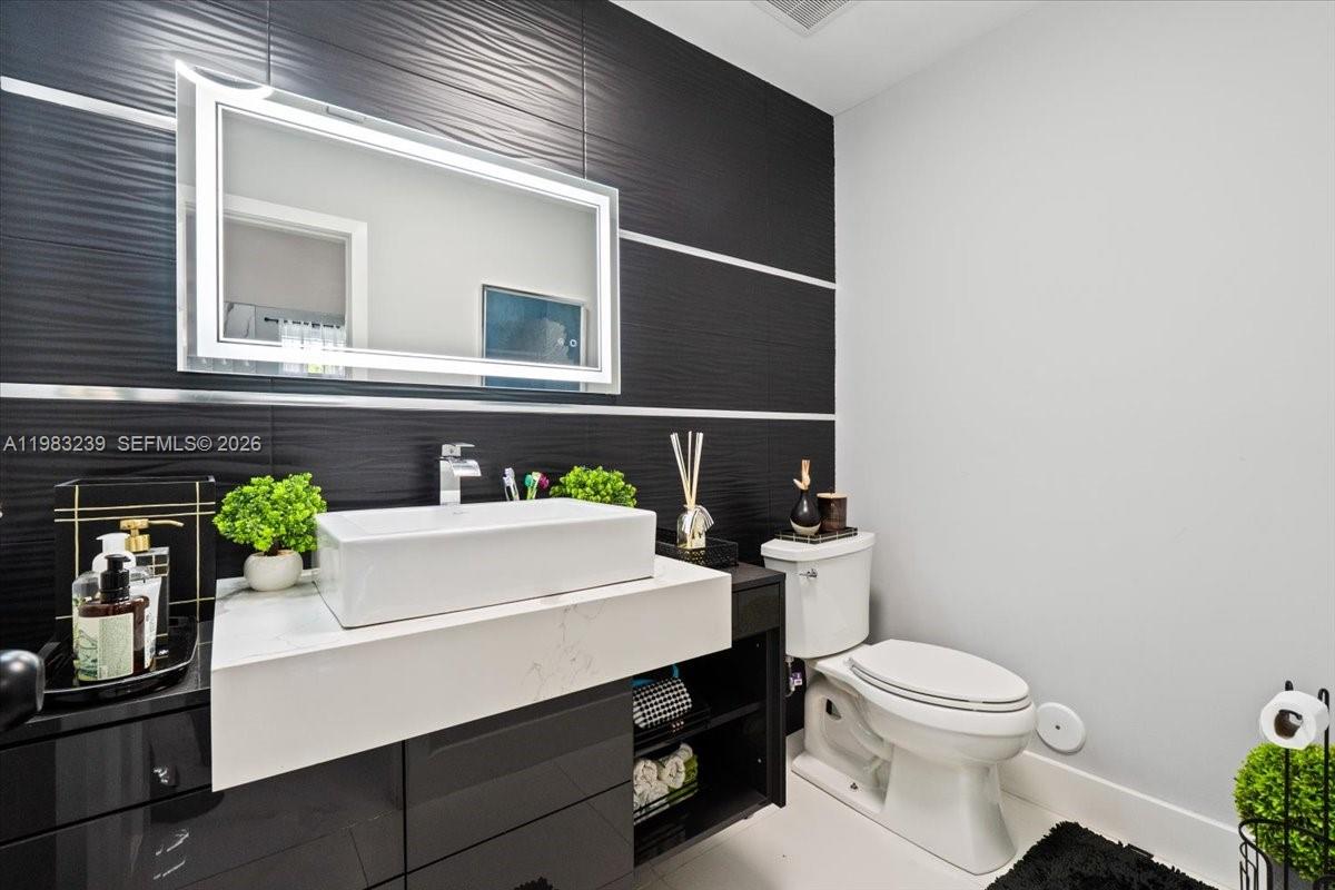 2-48-41 S1/3 OF SW1/4 OF N - Residential