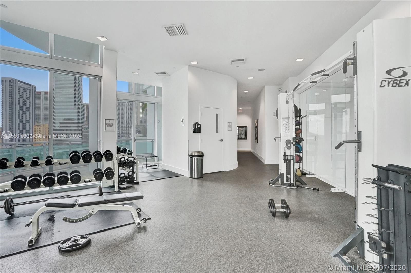 WIND CONDO - Residential Lease