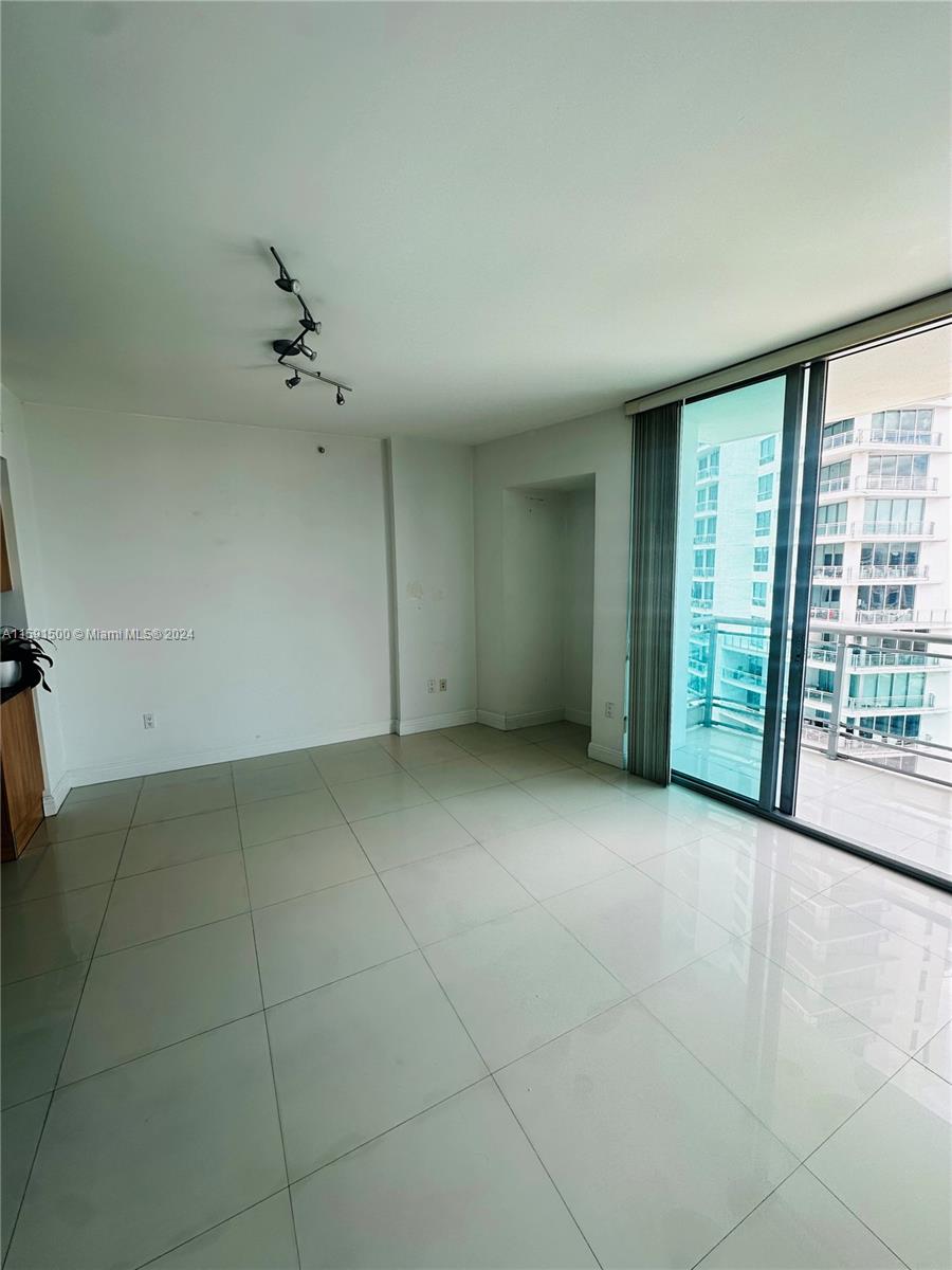 WIND CONDO - Residential Lease