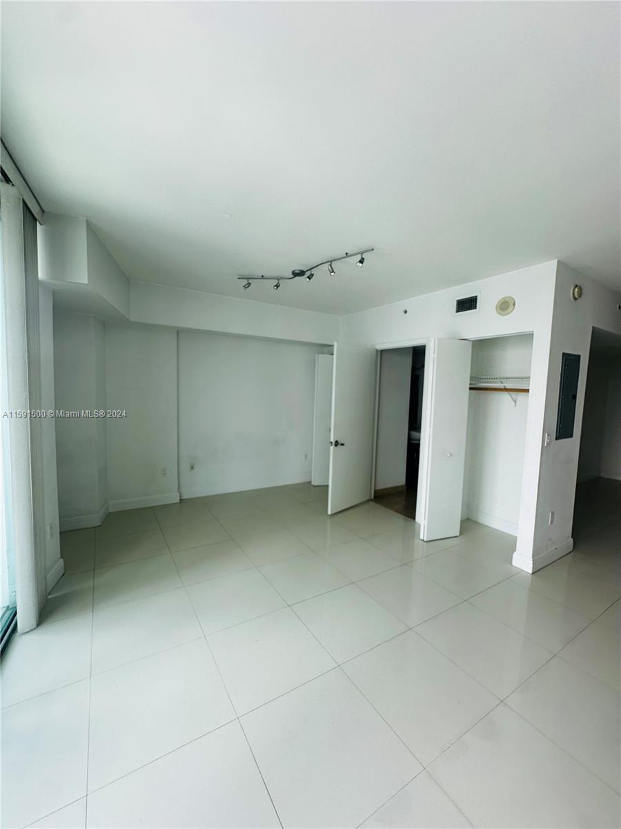 WIND CONDO - Residential Lease