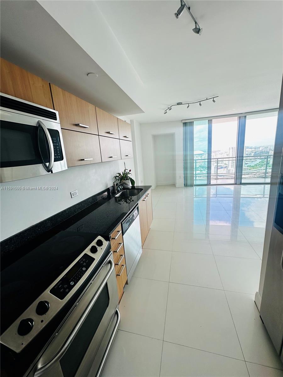 WIND CONDO - Residential Lease