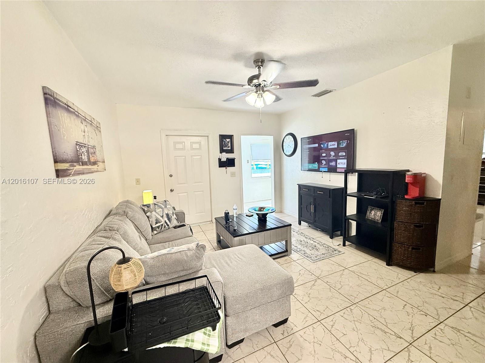 HOLLYWOOD - Residential Lease