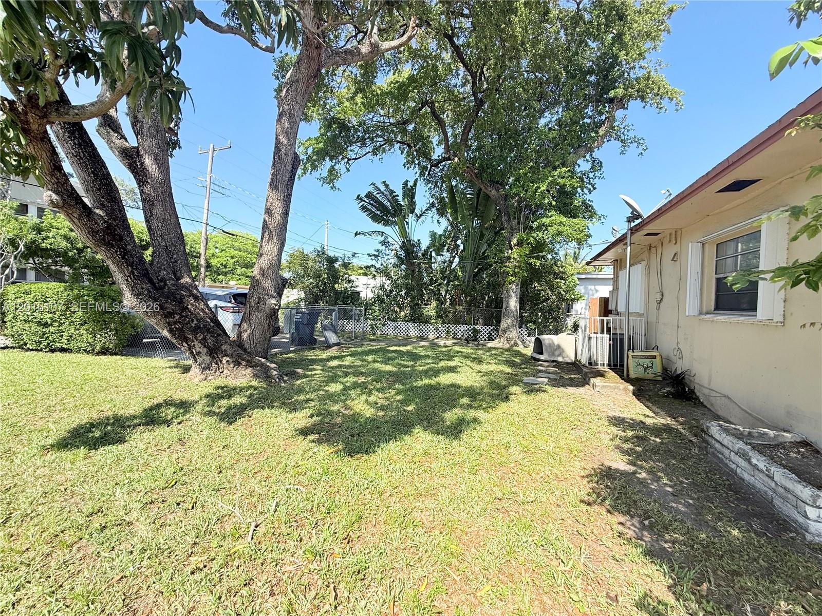 HOLLYWOOD - Residential Lease