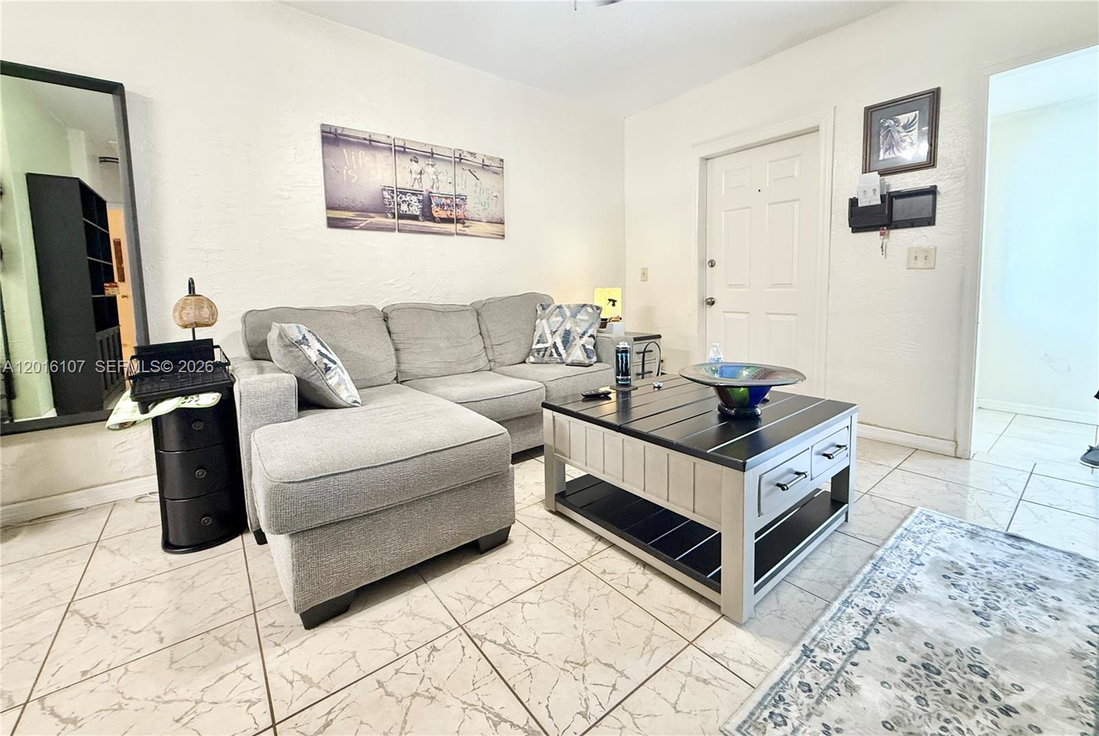 HOLLYWOOD - Residential Lease