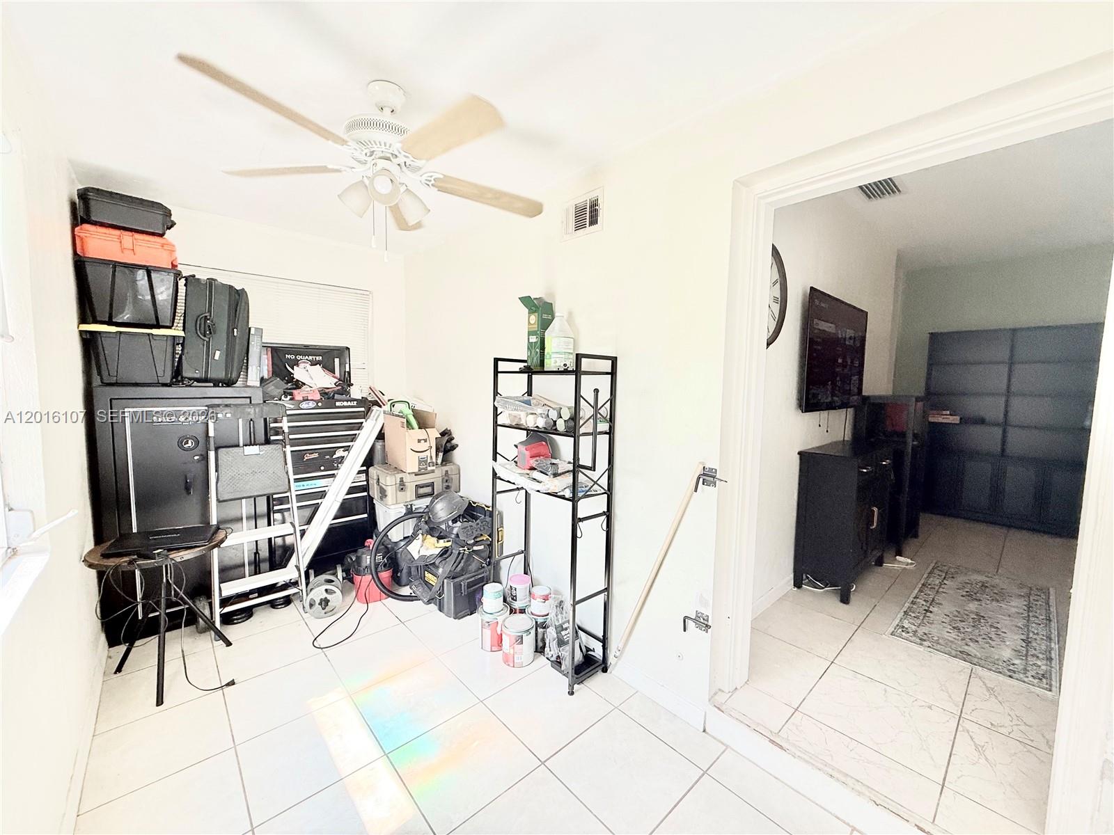 HOLLYWOOD - Residential Lease