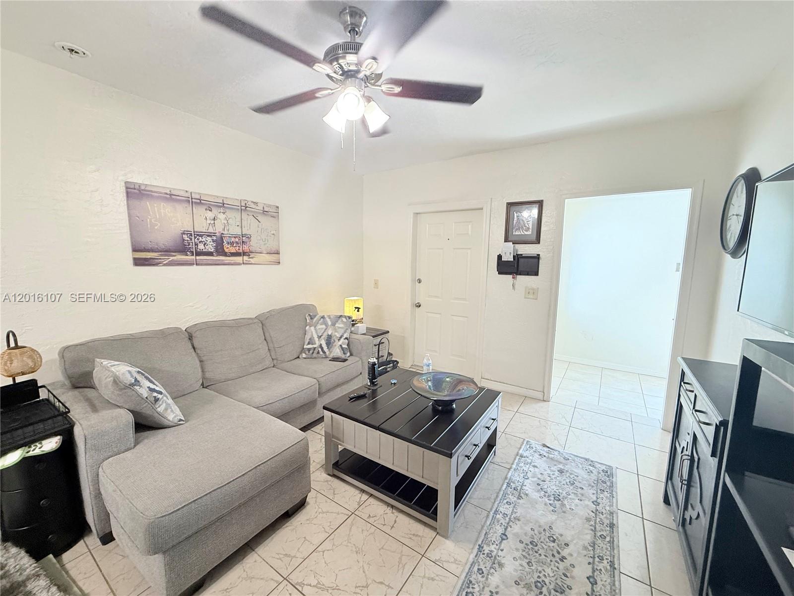 HOLLYWOOD - Residential Lease