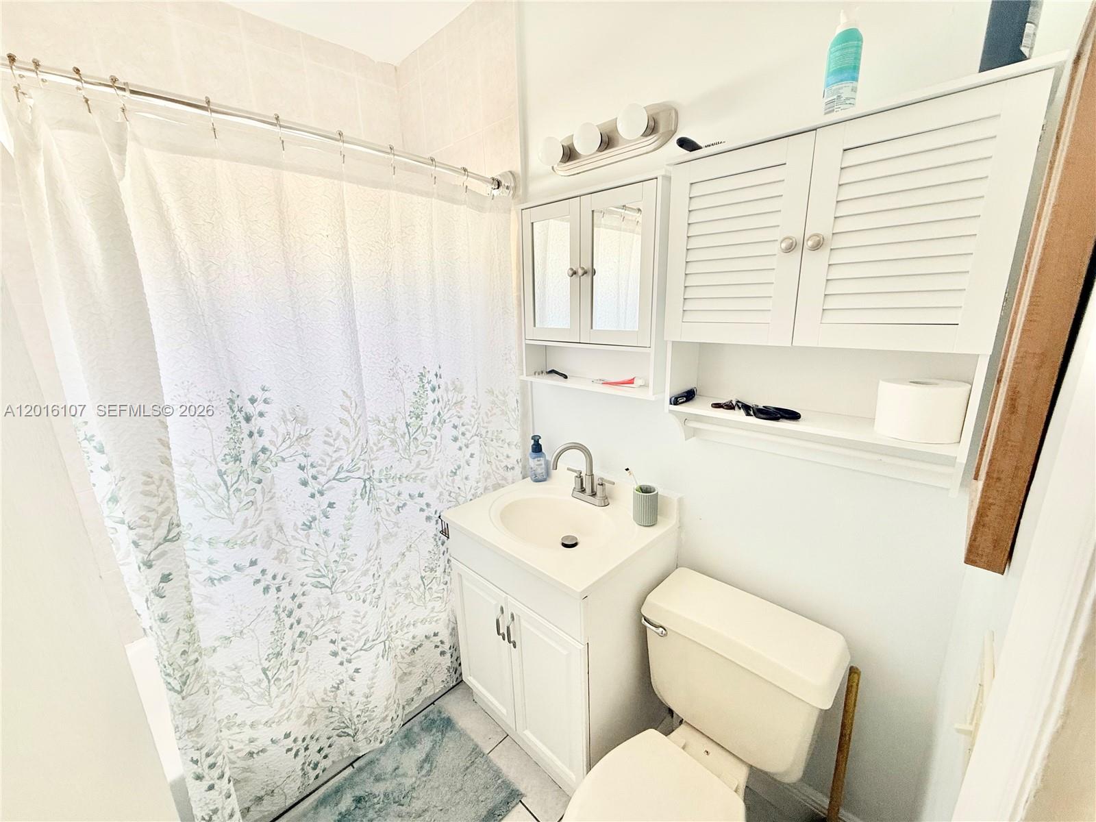 HOLLYWOOD - Residential Lease