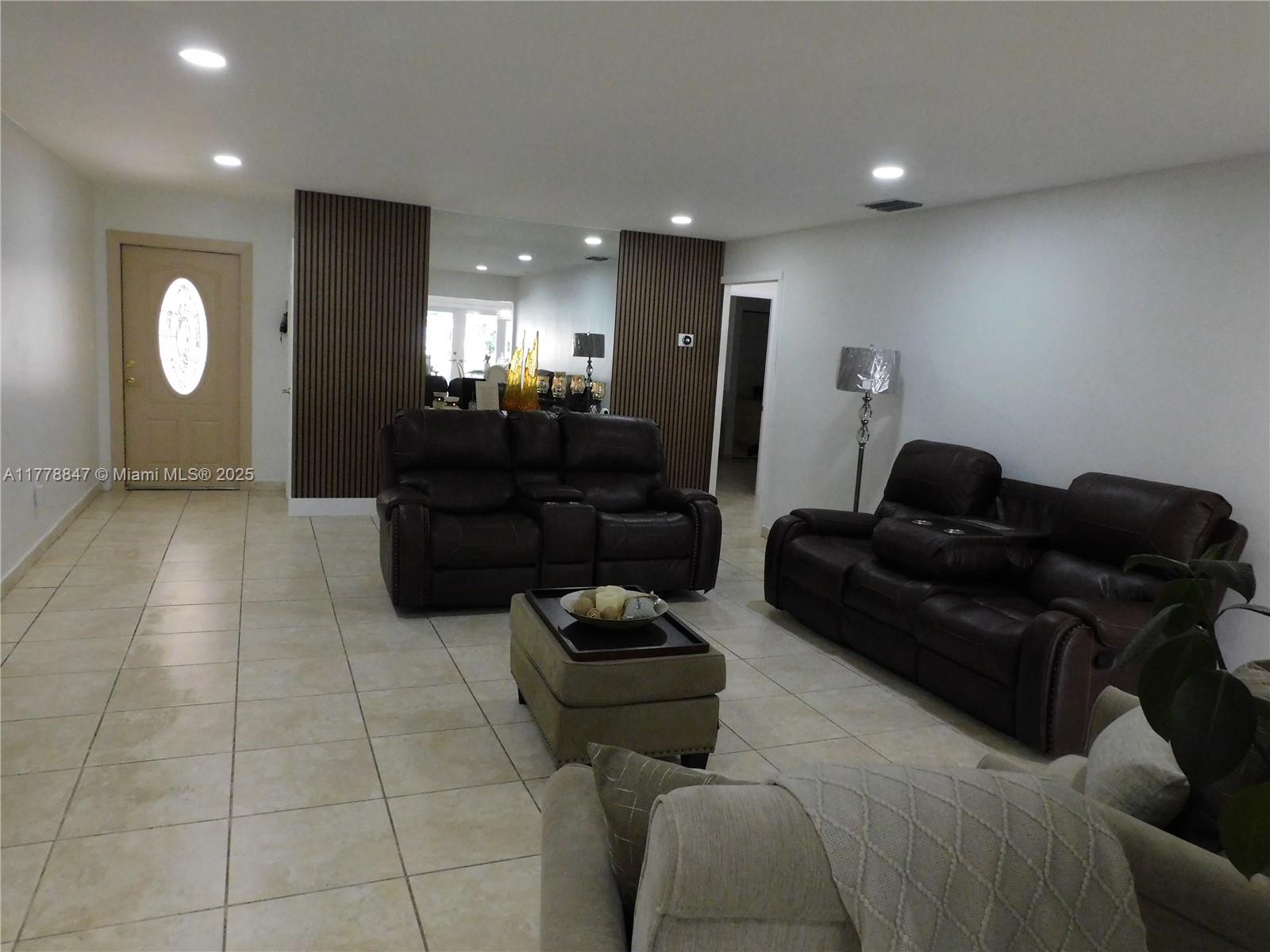 6936 Holly Rd 0