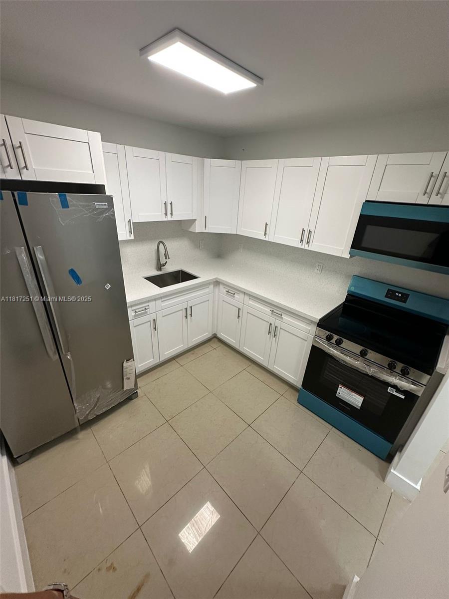 Rental Property at 15201 Ne 6th Ave C110, Miami, Broward County, Florida - Bedrooms: 1 
Bathrooms: 1  - $1,650 MO.