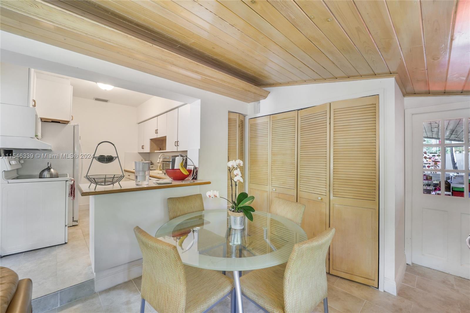 TROPICAL ISLE HOMES SUB 4 - Residential