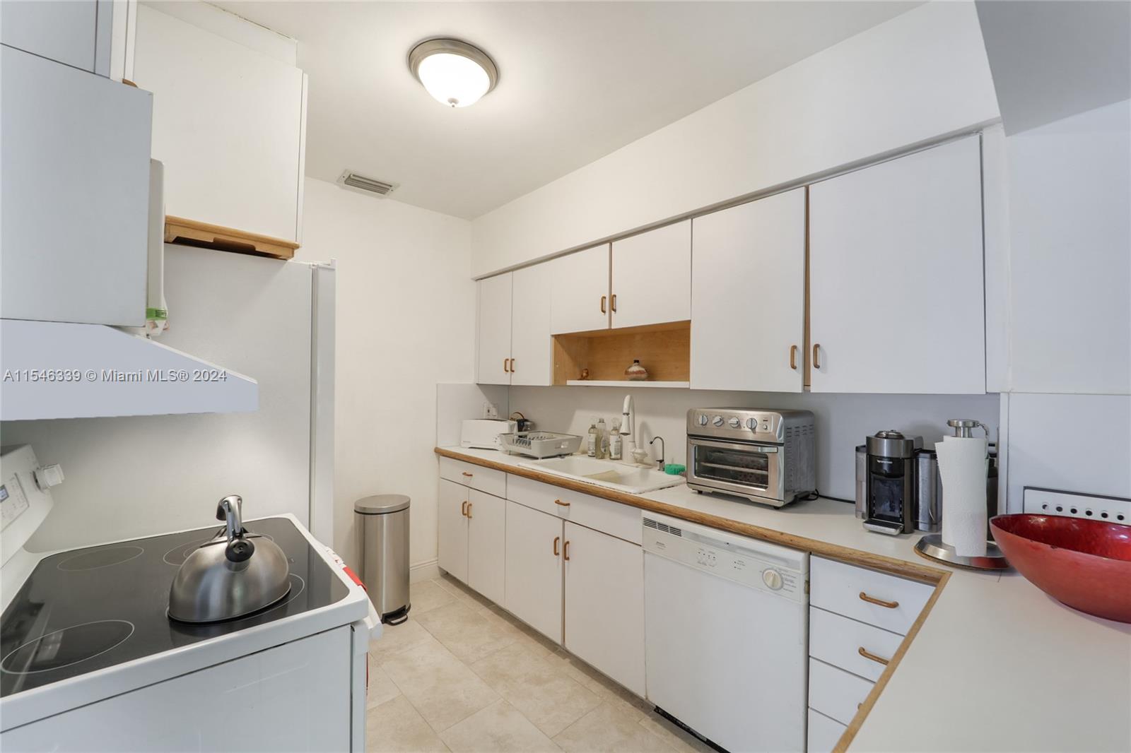 TROPICAL ISLE HOMES SUB 4 - Residential