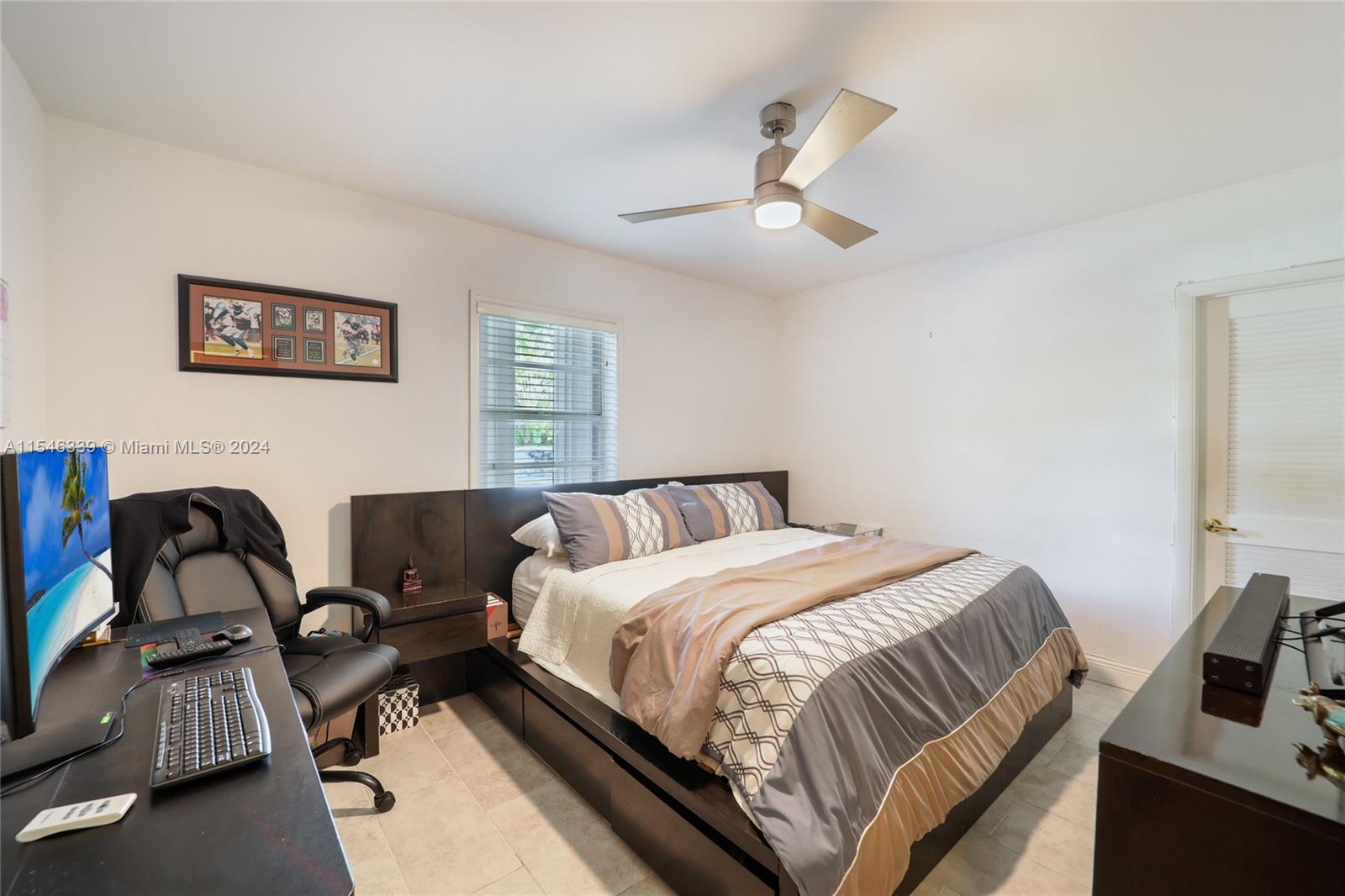 TROPICAL ISLE HOMES SUB 4 - Residential