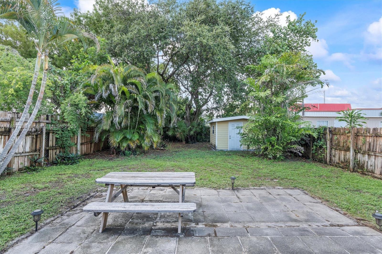 OAKLAND PARK SECOND ADD - Residential