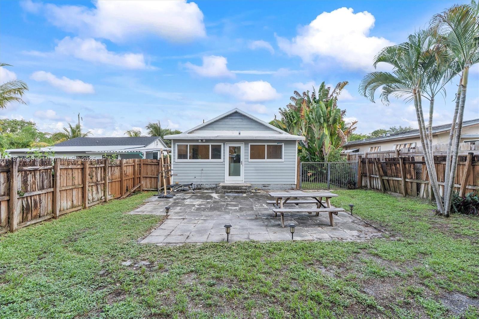 OAKLAND PARK SECOND ADD - Residential