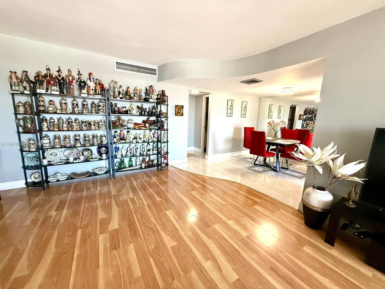 LAKE POINT TOWER CONDOMIN - Residential