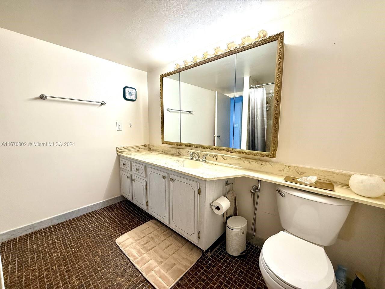 LAKE POINT TOWER CONDOMIN - Residential