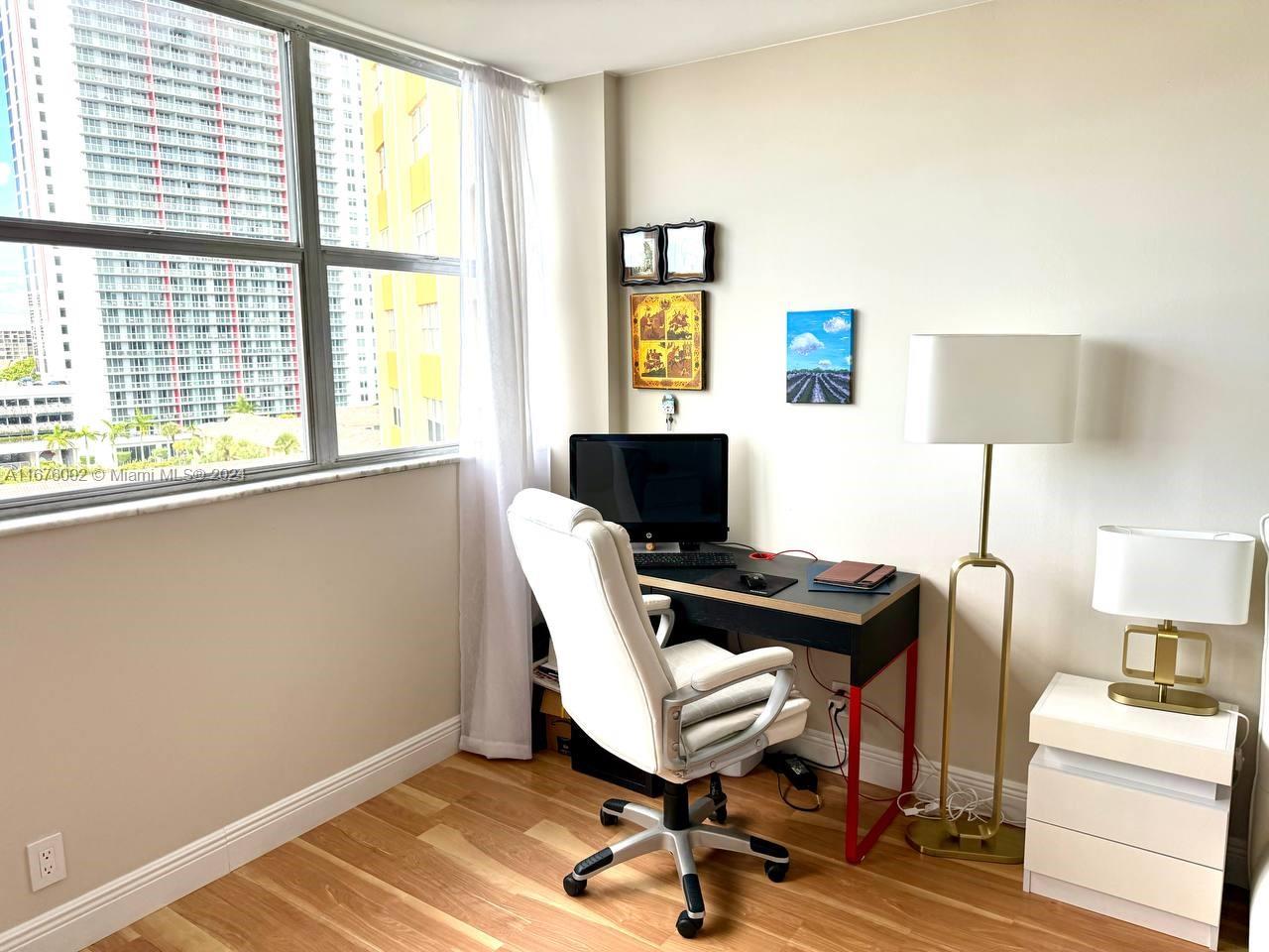 LAKE POINT TOWER CONDOMIN - Residential