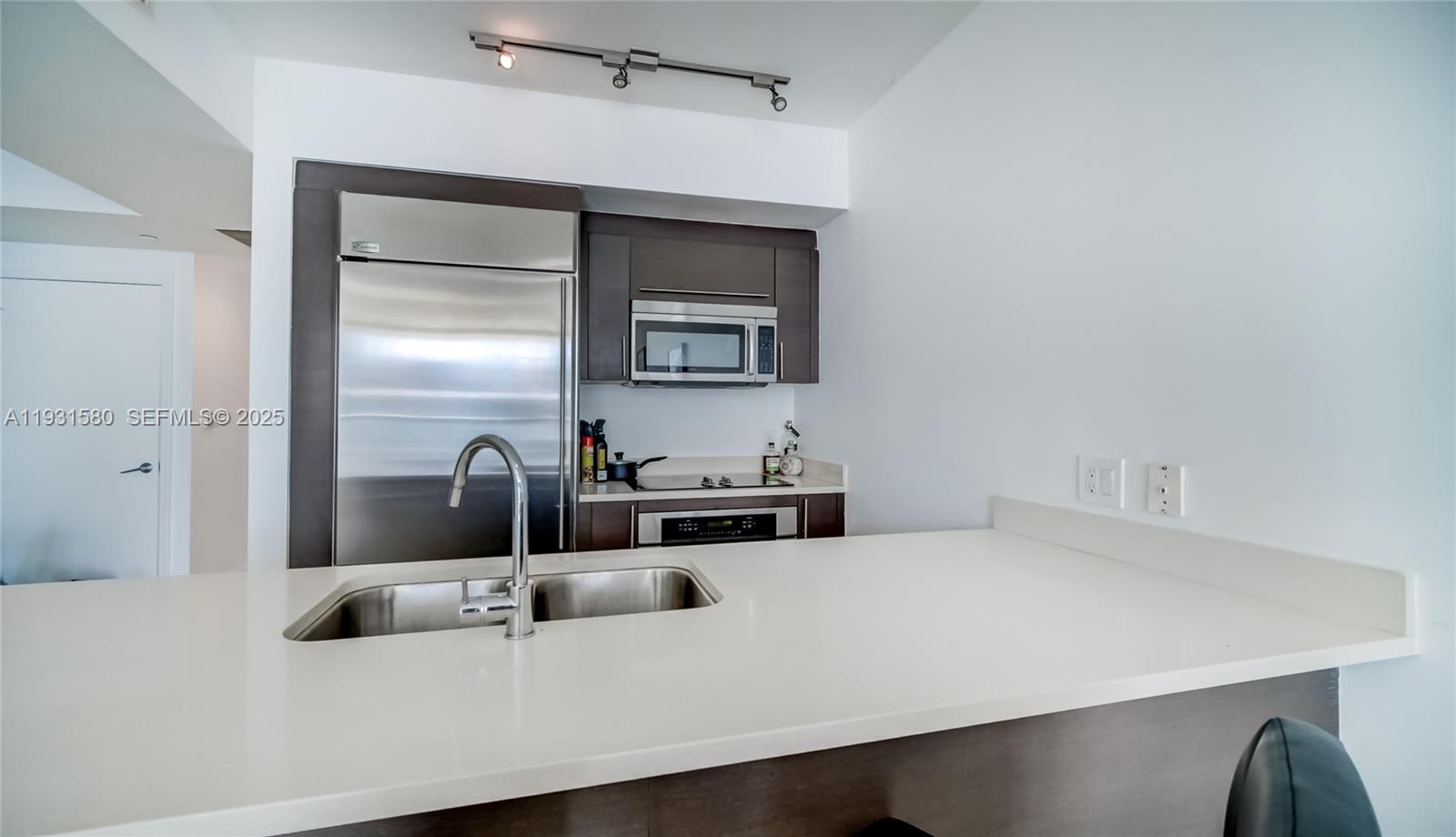 500 BRICKELL WEST CONDO - Residential Lease