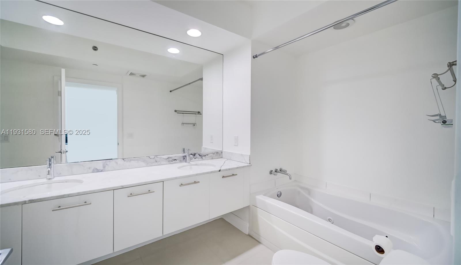 500 BRICKELL WEST CONDO - Residential Lease