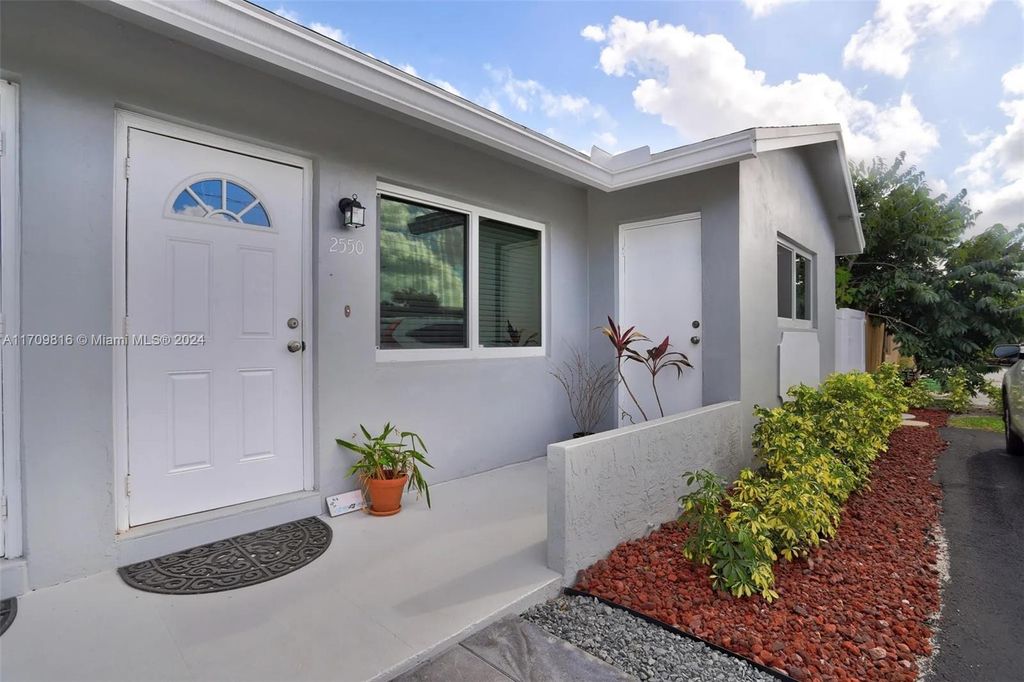 Photo of 2550 N Dixie Hwy #2550, Boca Raton, FL 33431 (MLS # A11709816)