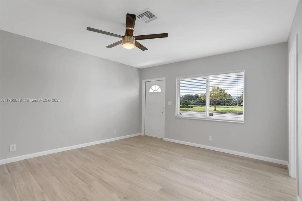 Photo of 2550 N Dixie Hwy #2550, Boca Raton, FL 33431 (MLS # A11709816)